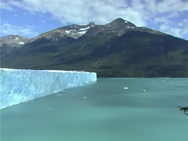 Ship and perito Moreno