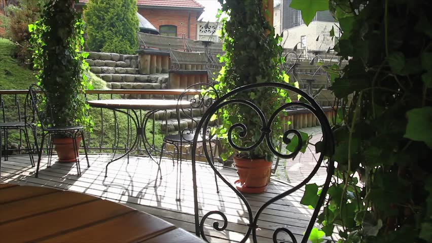 outdoor cafe, slider