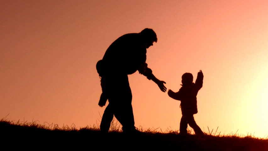 father catch children sunset