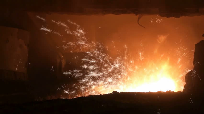 Smelting of liquid metal from blast furnace at the metallurgical plant