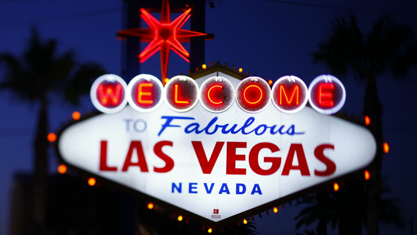 Welcome to Las Vegas sign shot in the evening