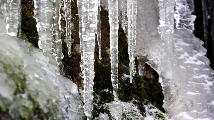 icicle drips,icicle melts 