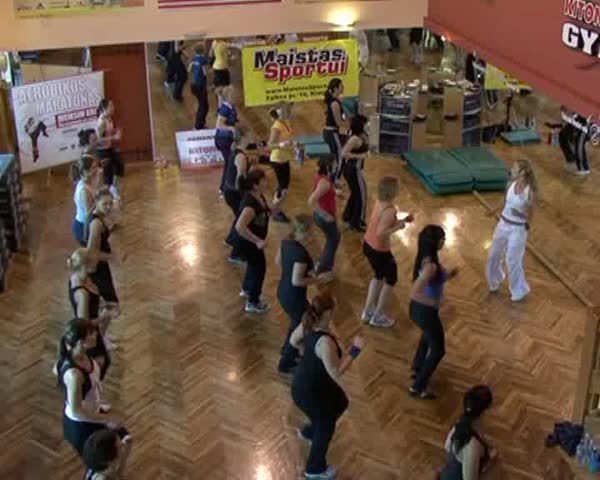 10 january 2009. Lugansk sport club. Girls perform fitness exercises at the gym.
