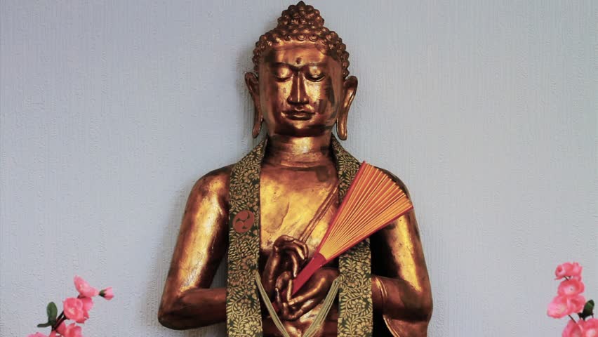 Buddhism: Bronze Buddha Statue - Slow Tilt