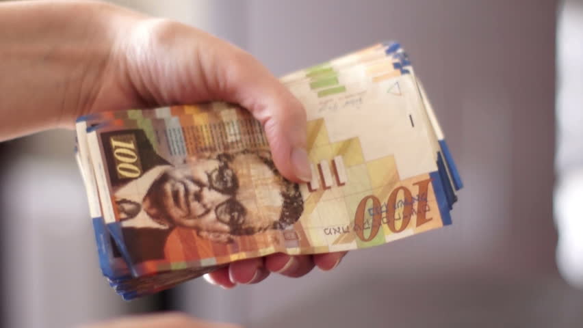 Counting Israeli money