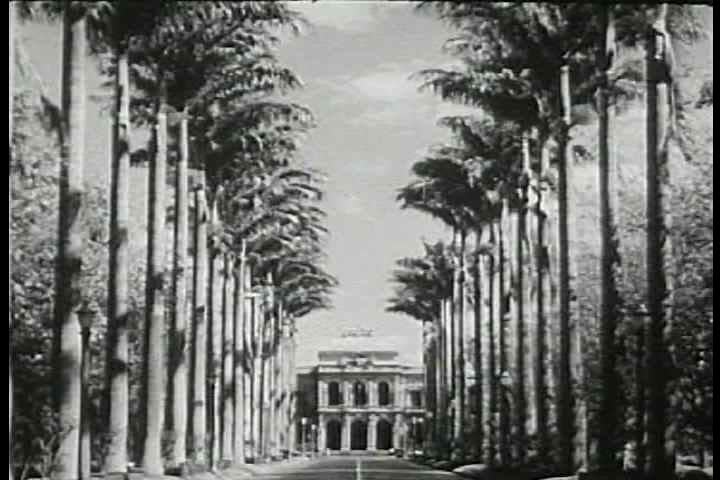 1940s - The public building of Belo Horizonte are shown and we get a brief introduction as to why a city was developed in this spot.