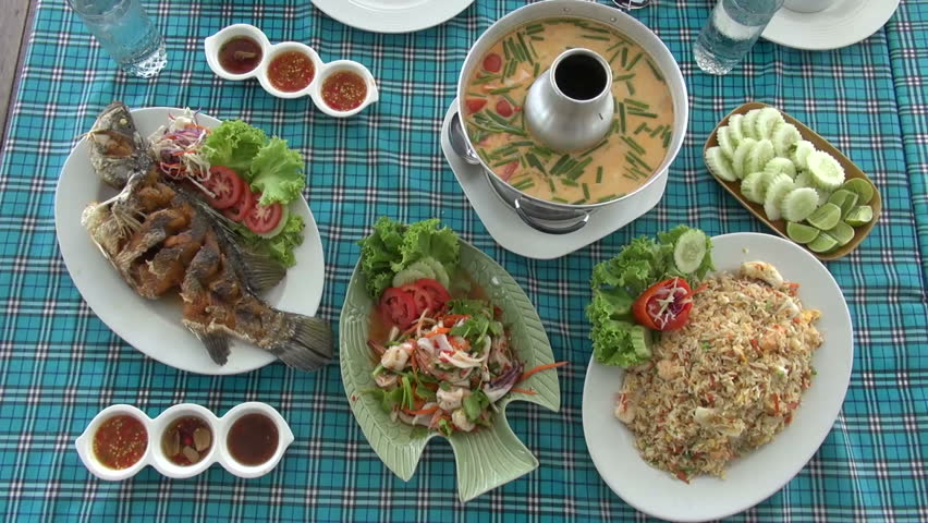 Lunch is set (The Tom Yum Seafood,Spicy seafood,Fish fried)