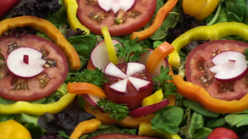 1920x1080 Fresh, colorful salad arrangement rotates.