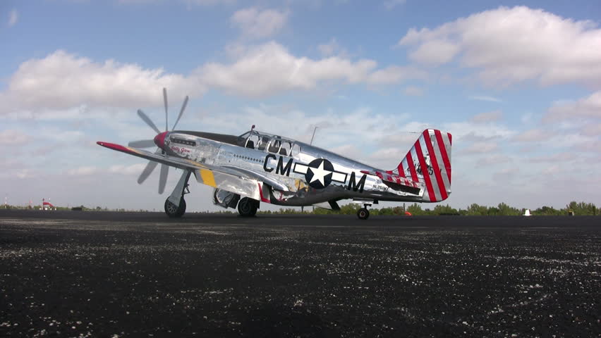 POMPANO BEACH, FL- JAN 31: Legendary WW2 fighter P-51C Mustang on a national tour. Stopover in Pompano Beach, Florida on Jan 31, 2010