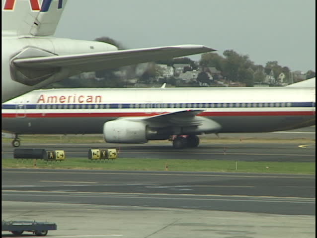 airplane taxis on tarmac 1