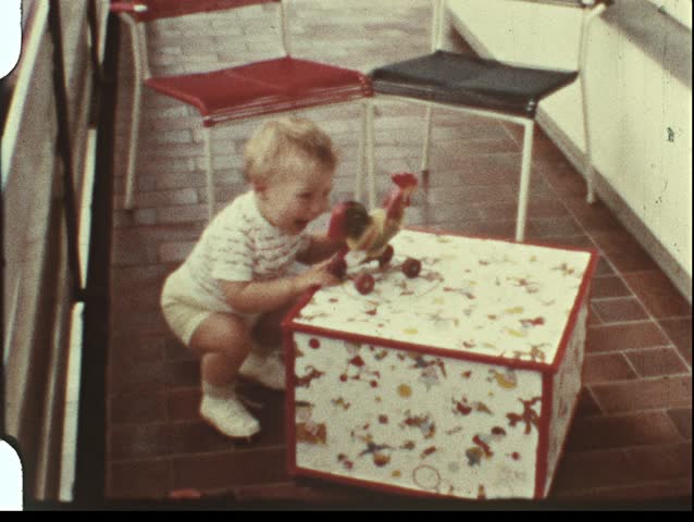 Jack-in-the-box (vintage 8 mm amateur film)