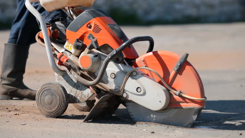 Repair of a road covering