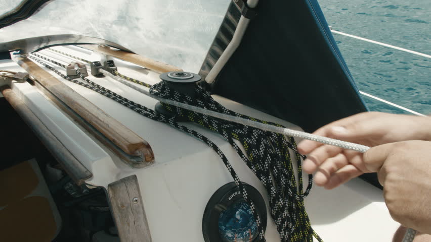 Header of halyard