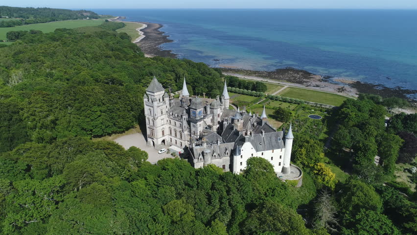 The Oldest Castles In The World That You Can Still Visit Castle, Scotland castle