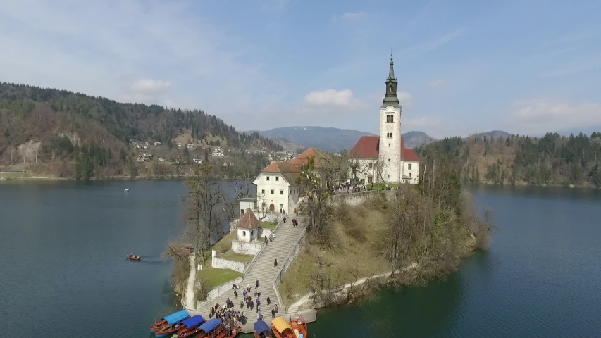 Island with trees in the middle of the lake image - Free stock photo - Public Domain photo - CC0 ...