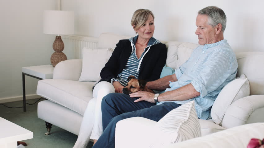 Retired Senior Couple On Sofa Stockvideos Filmmaterial 100