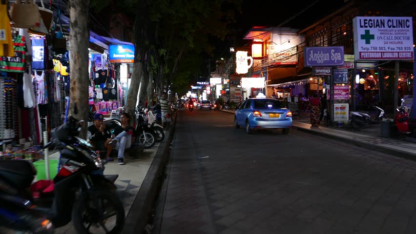Header of poseur