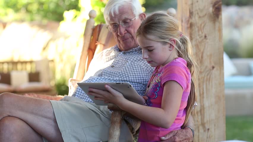 Öz kızını sikiyor