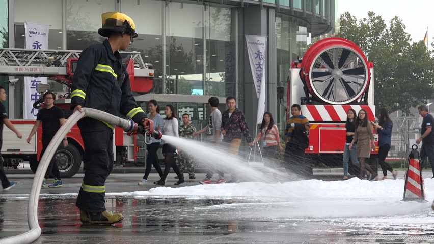 shanghai-china-5-november-2015-chinese-firefighter-at-work-during-a