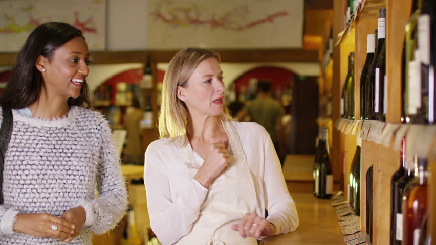 women-looking-at-themselves