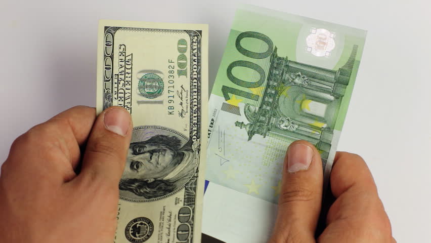 Hd00 11choosing Between Us Dollar And Euro Banknote Choosing Between Us Dollar And Euro Banknote