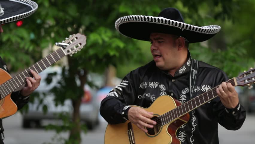 mexican-musicians-on-the-streets-latin-american-musicians-spanish