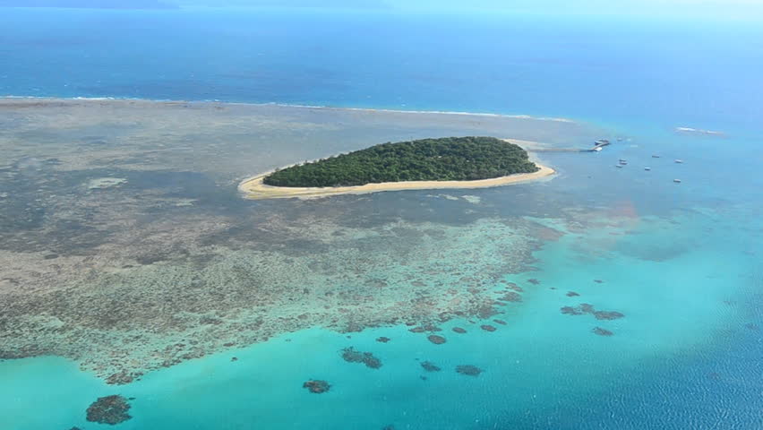 landscape of great barrier reef islands in Queensland, Australia image ...