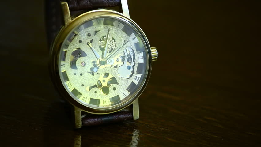 Watch with leather strap image - Free stock photo - Public Domain photo - CC0 Images