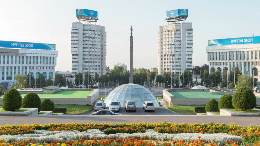 Алма аты астана. Площадь Республики Алматы. Площадь Астана в Алматы. Центральная площадь Алматы. Площадь независимости Алматы.