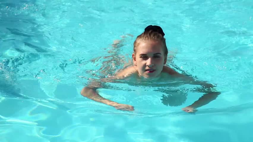 breasts video swimming