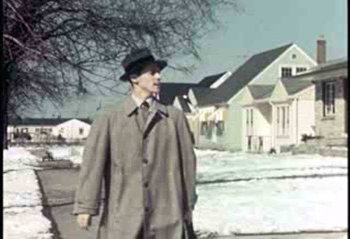 Sd00 35a Door To Door Salesman Tries To Sell A Vacuum Cleaner To A