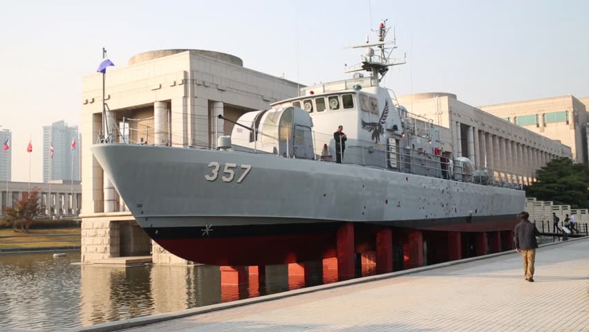 Header of cannonry