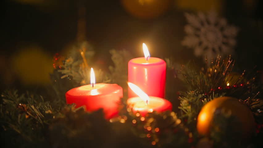 Hd00 28closeup Of Christmas Wreath With Three Burning Red Candles