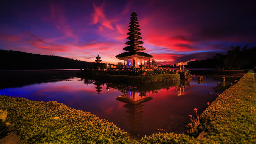 4k00 124k Time Lapse Pura Ulun Danu Bratan Temple Bali Indonesia