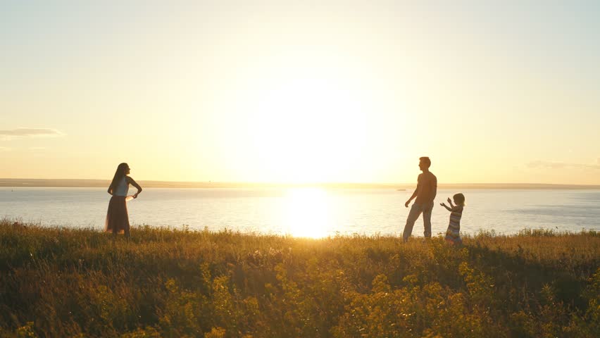 Header of Frisbee