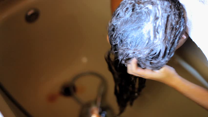 Woman Washing Long Hair With Stockvideos Filmmaterial 100