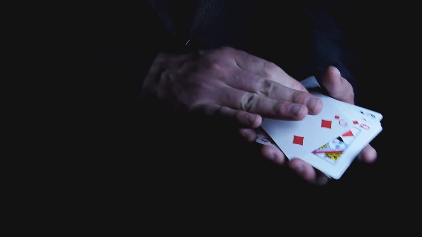 How many cards dealt in poker